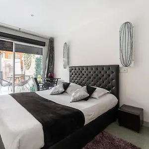 Отель L'oasis Montparnasse